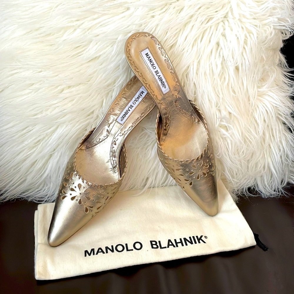 Manolo Blahnik kitten heel shoes.